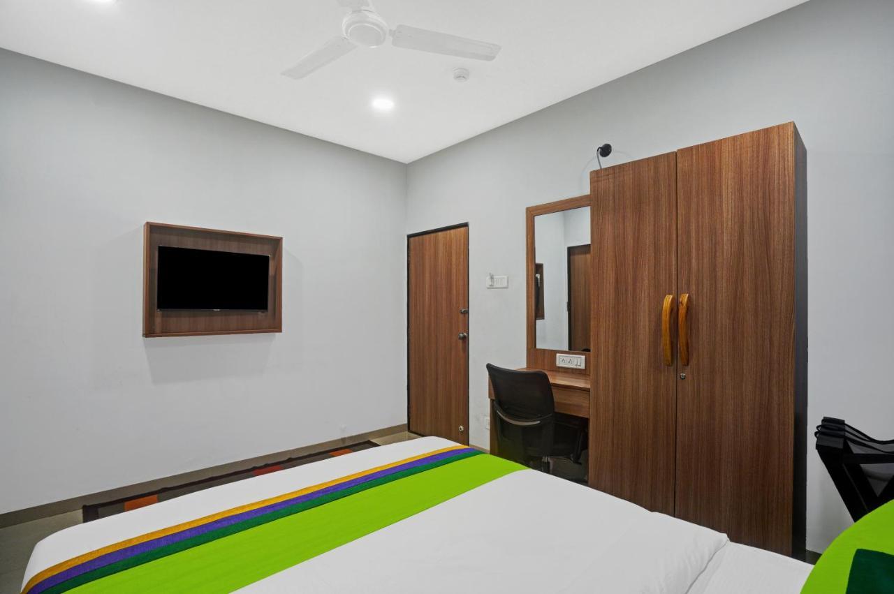 Hotel Treebo Wow, Surat Station Exterior foto