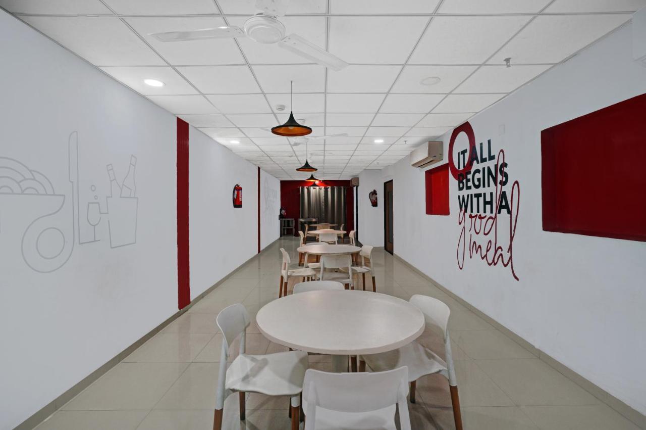 Hotel Treebo Wow, Surat Station Exterior foto