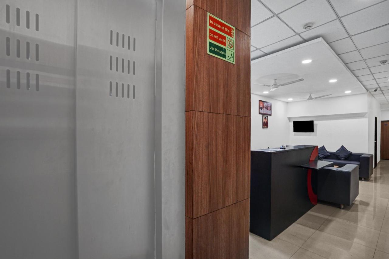 Hotel Treebo Wow, Surat Station Exterior foto